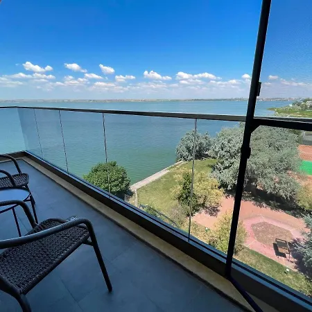 Azure Sea Apartment *