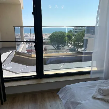 Azure Sea Apartment *