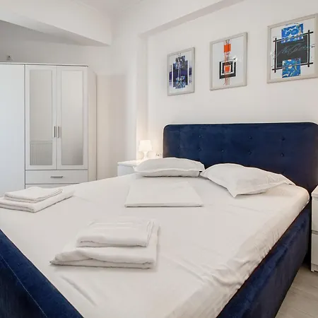 Azure Sea Apartment Mamaia